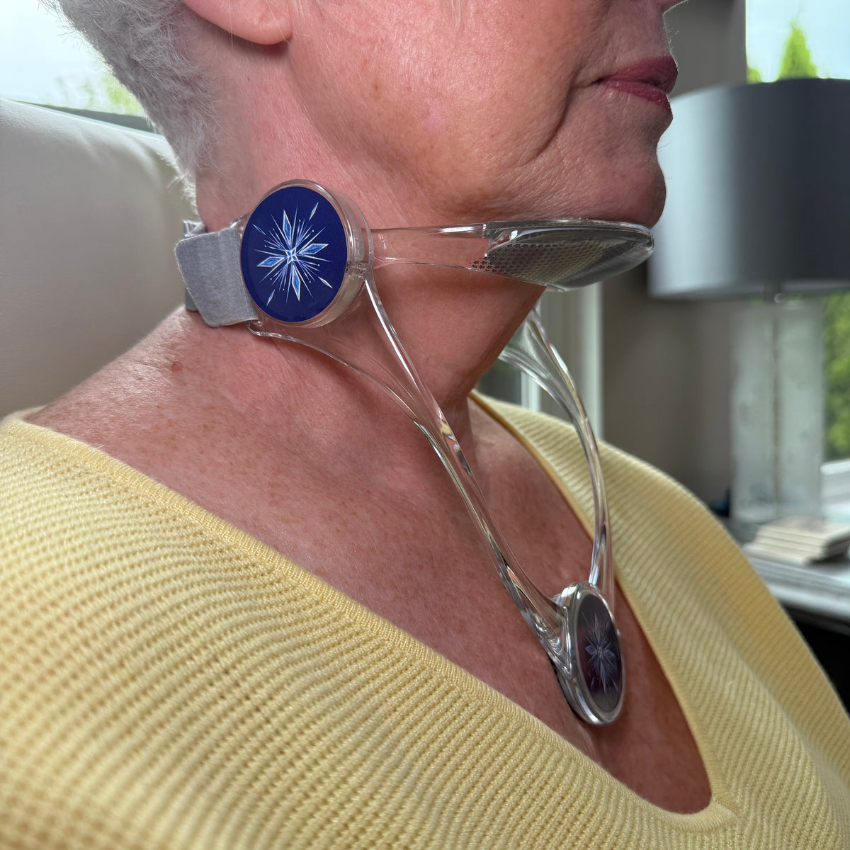 Adjustable Neck Support – Hands-Free Comfort