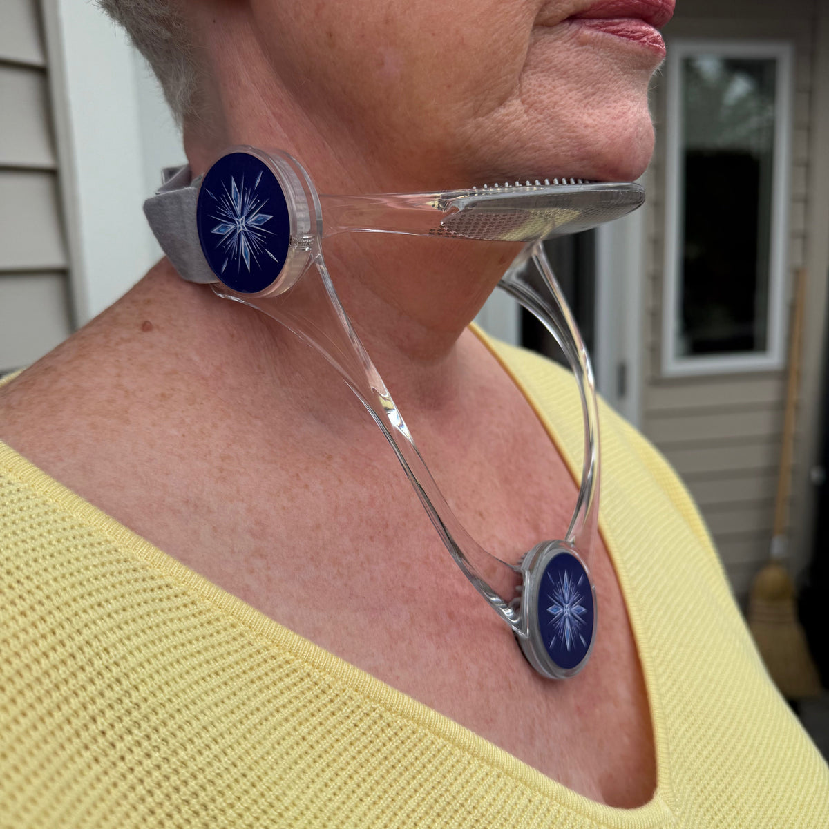 Adjustable Neck Support – Hands-Free Comfort