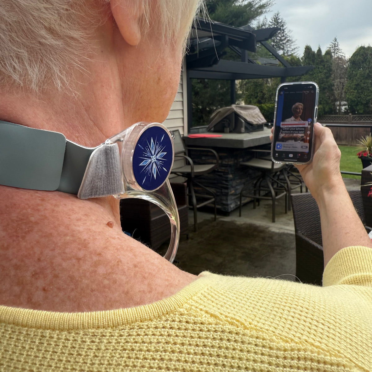 Adjustable Neck Support – Hands-Free Comfort